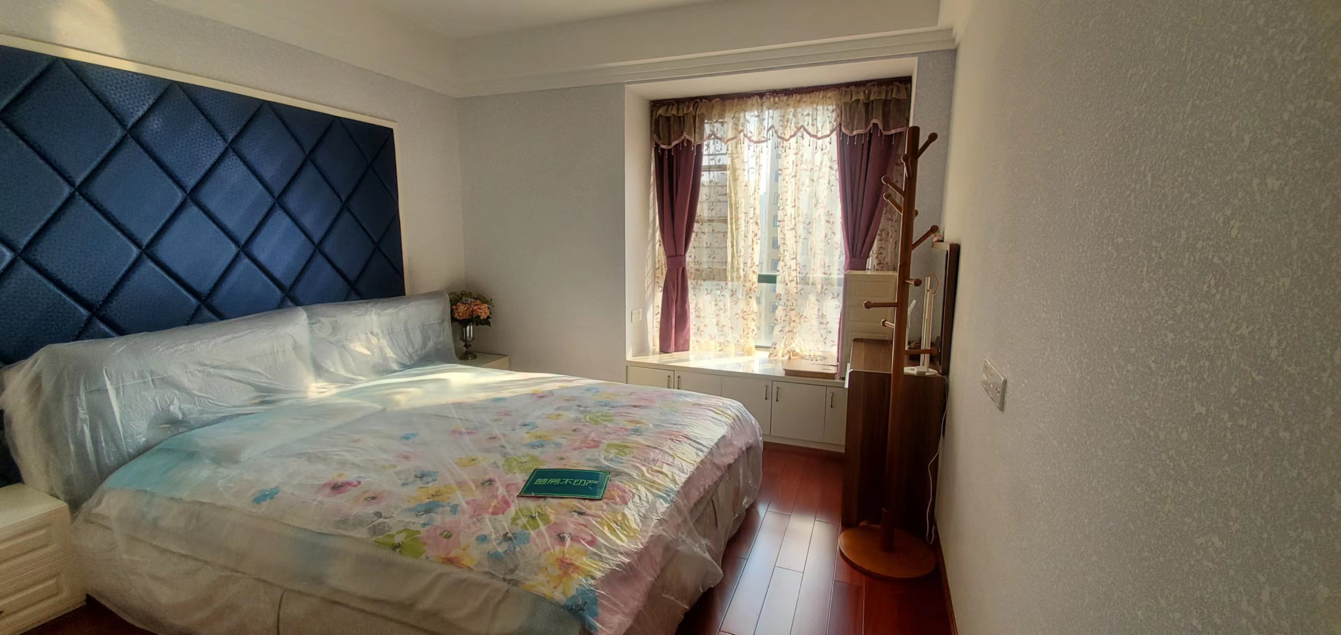 新城一号精装修大三房满2年看房方便