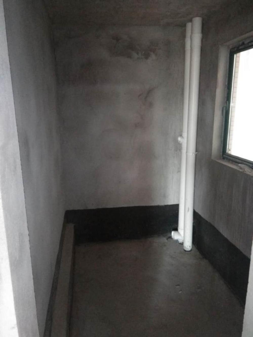 新城壹号五期三室，南北通透，光线户型都 ，看房方便！