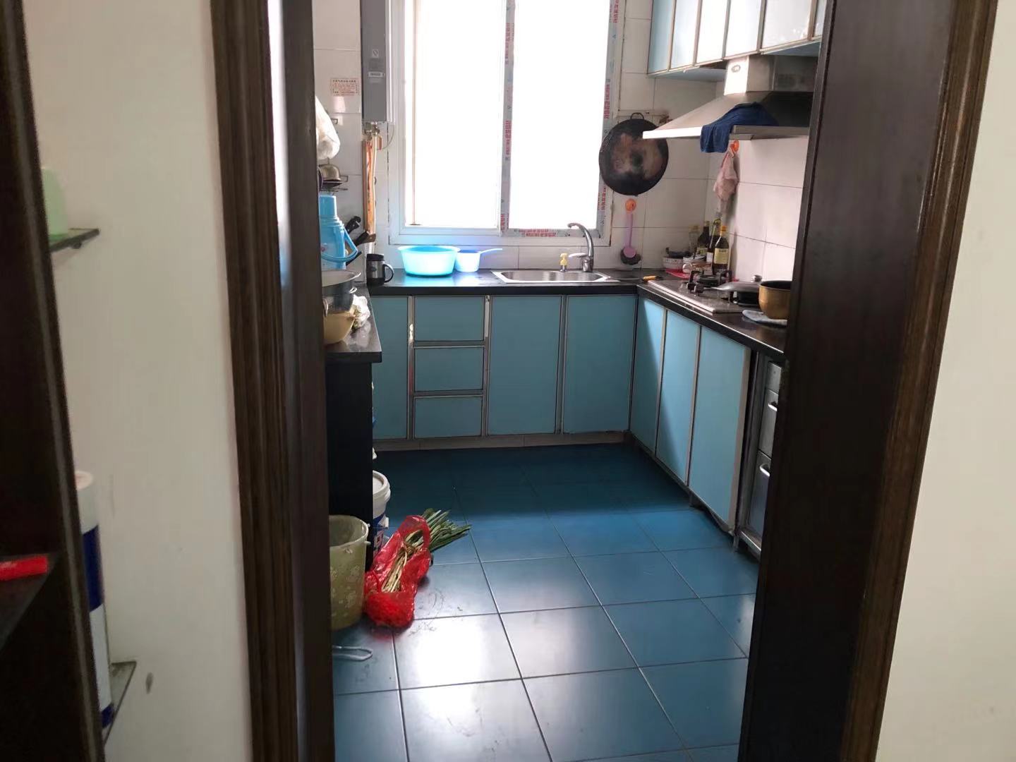 花源酒店旁边粮仪小区精装大三房家里成色新南北通透周边生活方便步梯逛商城