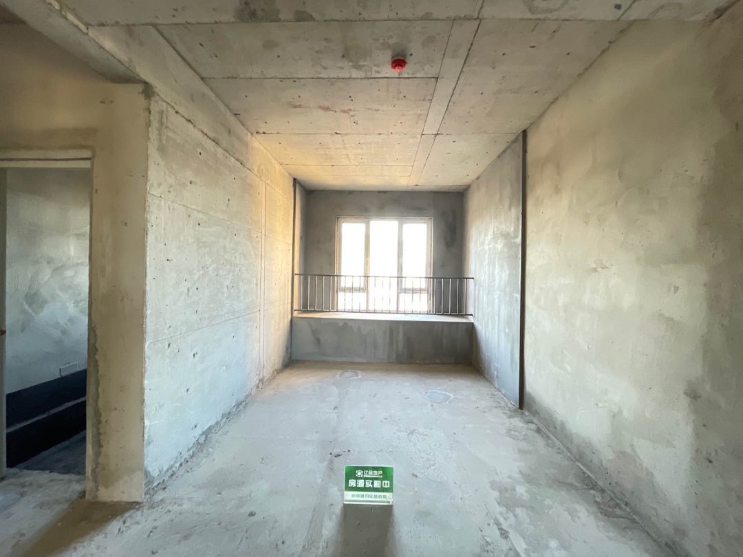 捡漏，南国明珠，单价3800，毛坯4房2厅3阳台，大户型