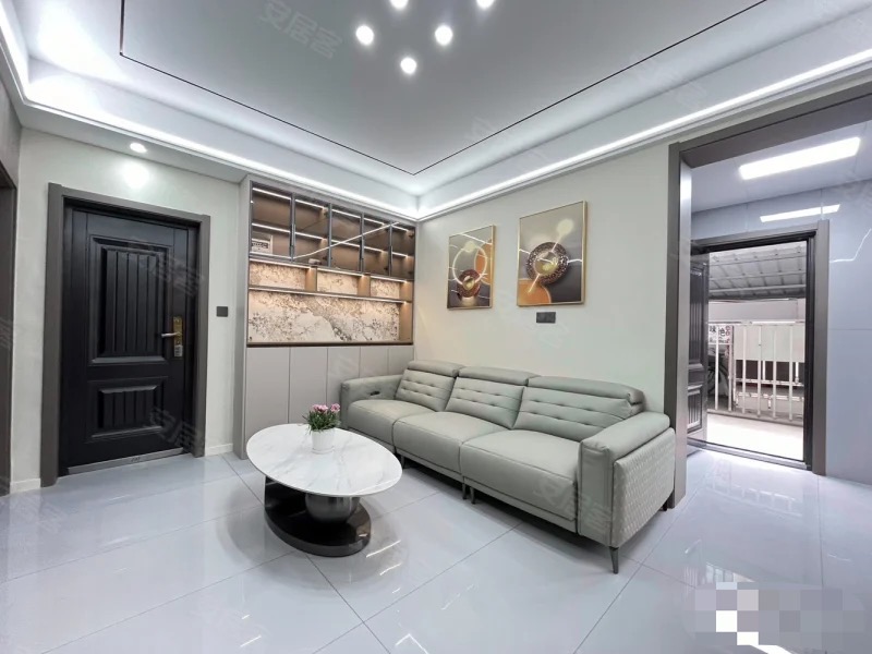 354，带50平院子，四中旁边，步梯1楼，全新9.9成新，精装4房2卫，非常适合养老