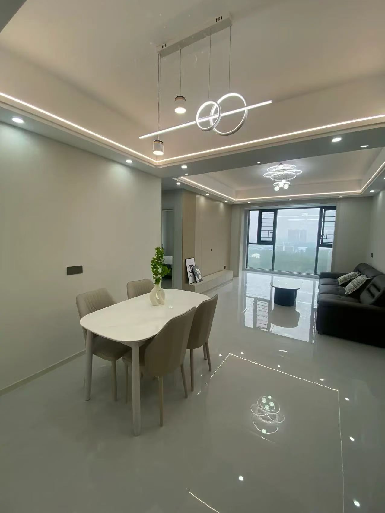 满庭春对面，仙桃晓学新三中，电梯精装2房，好楼层，视野采光好