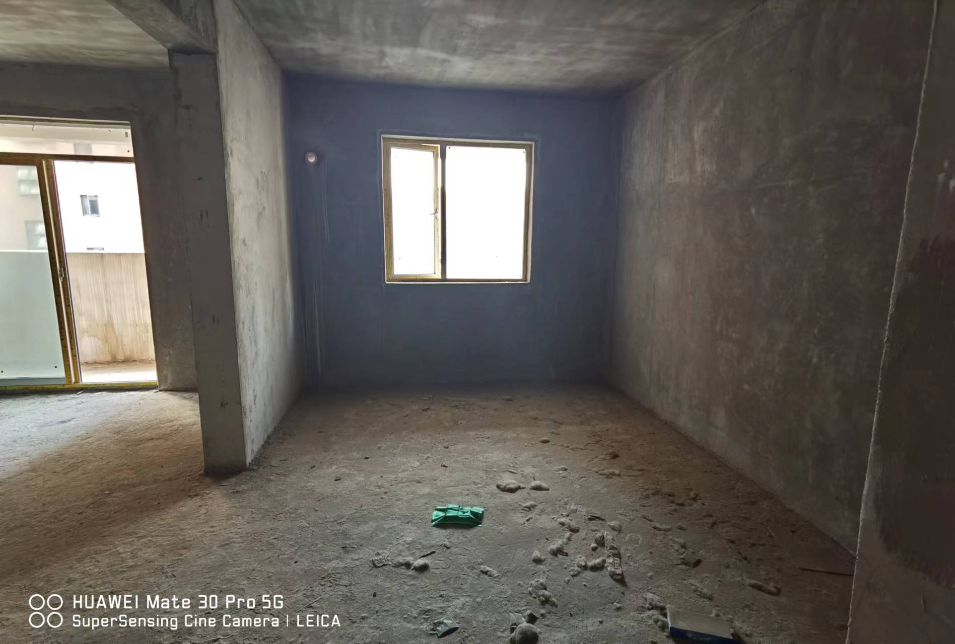 紫金城毛坯两房看房方便中间楼层户型方正生活配套齐全