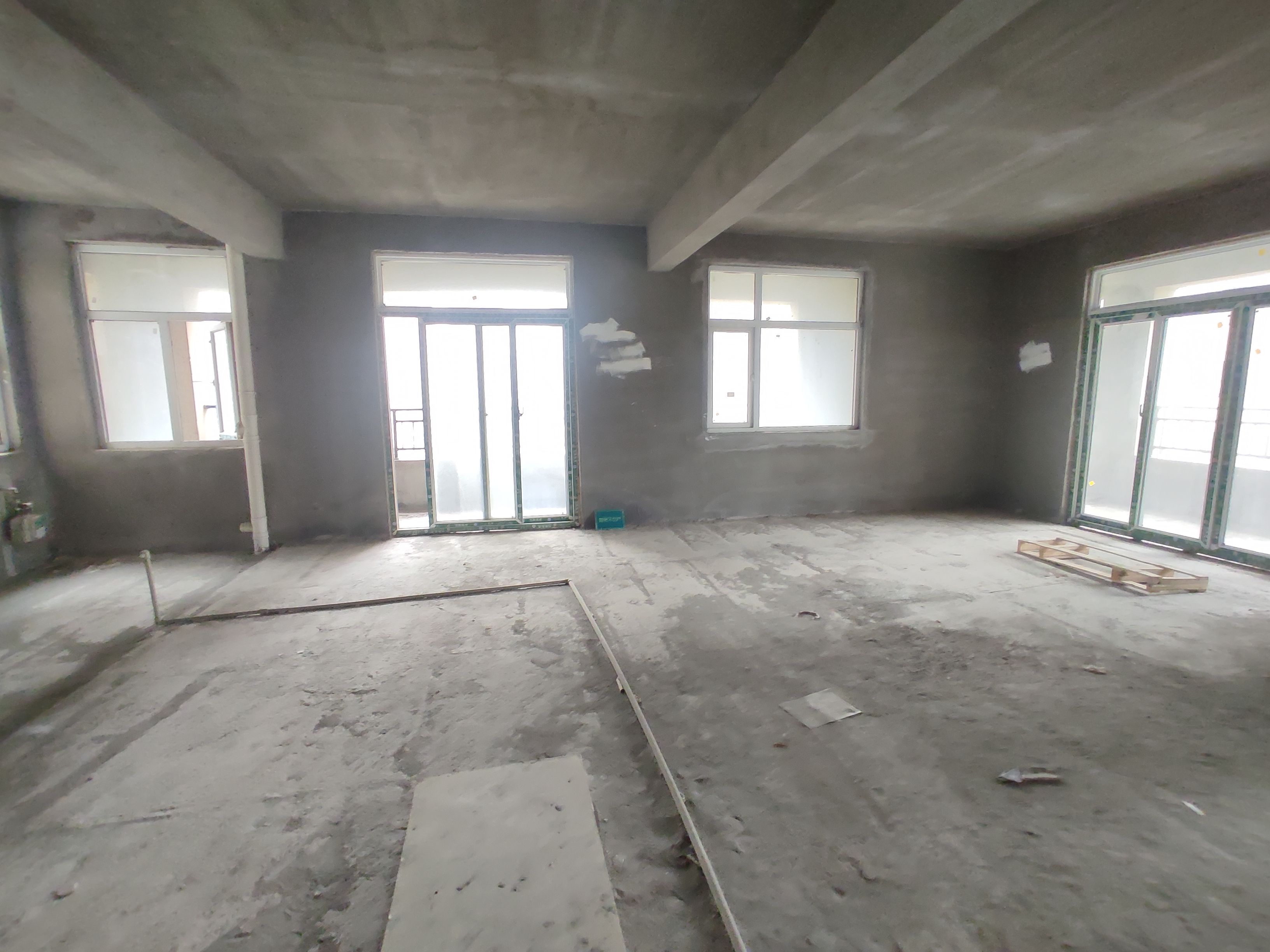 元泰未来城新三中旁两梯两户环境优美诚意出售