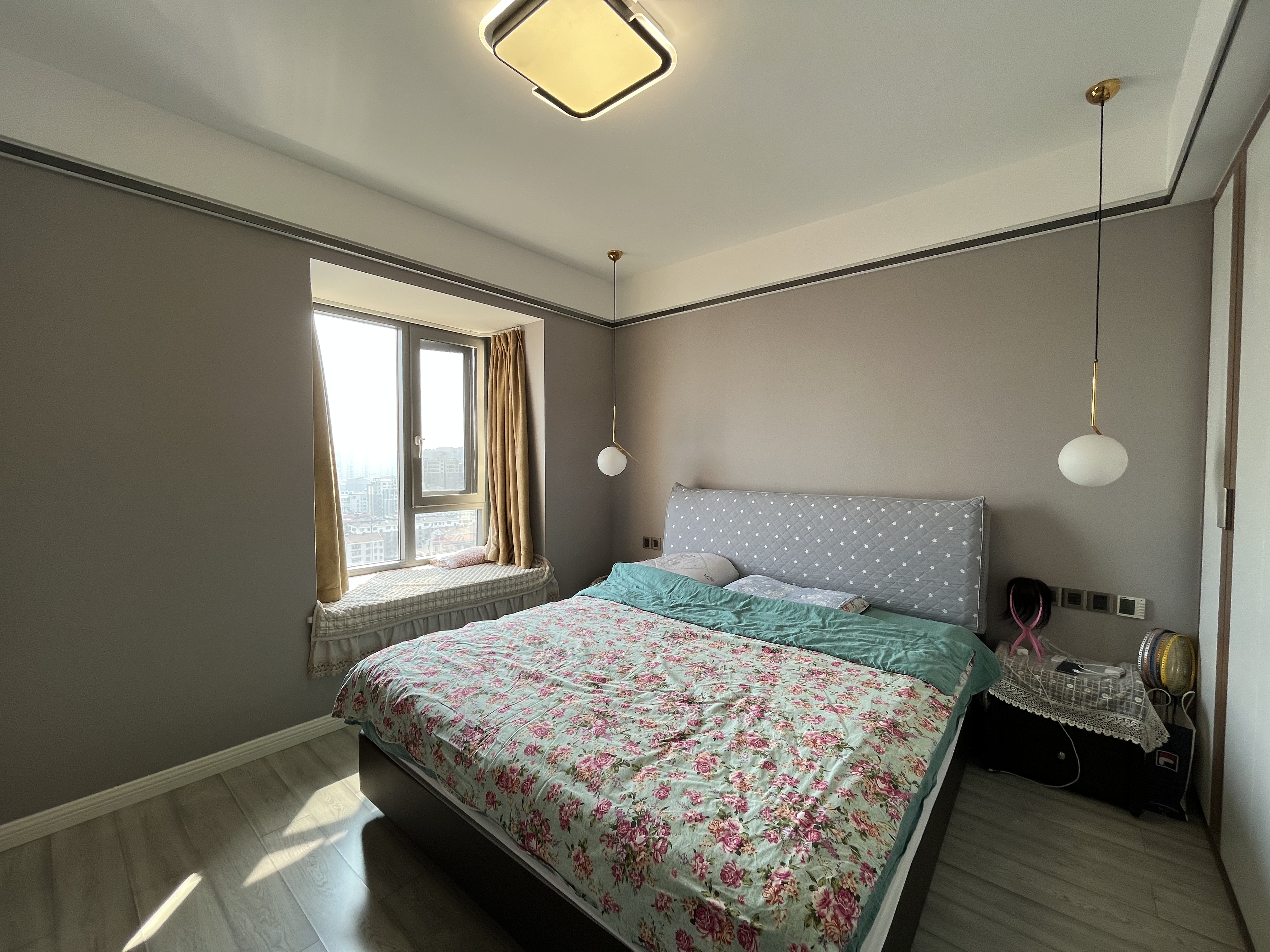 财源盛景.仙下河旁全屋品牌装修.三房两卫.屋里没怎么住.看房约