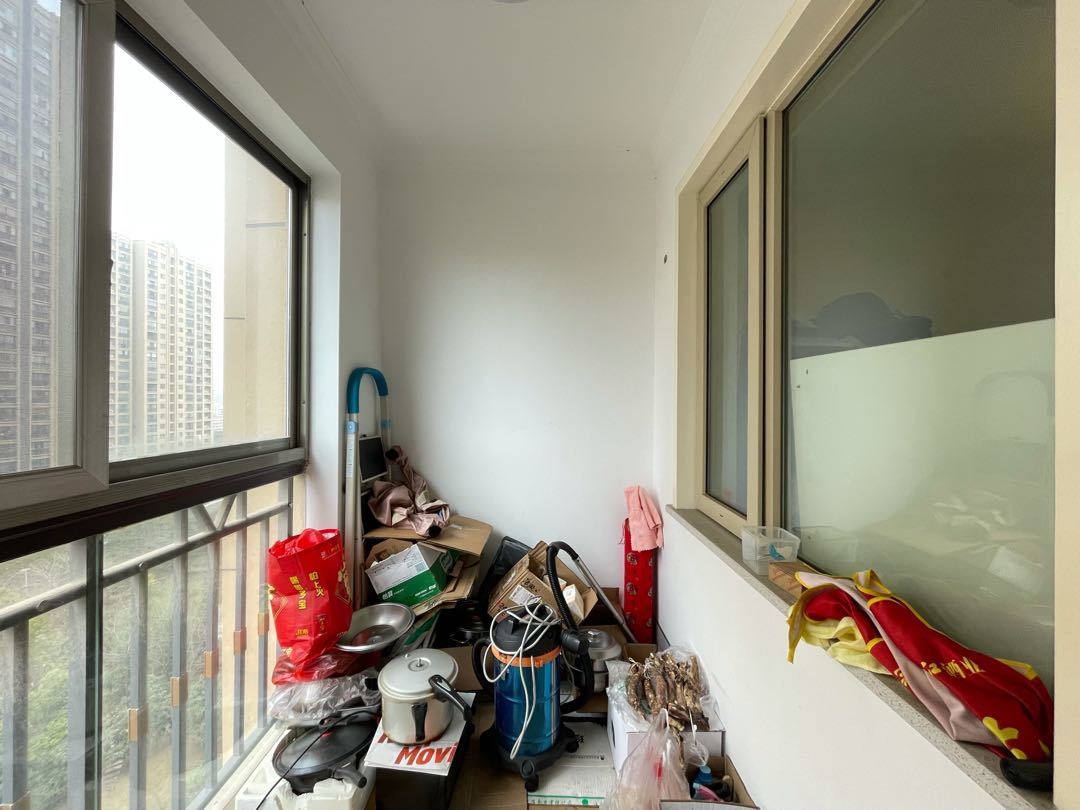 城西锦绣江山精装三房，中间楼层，拎包入住