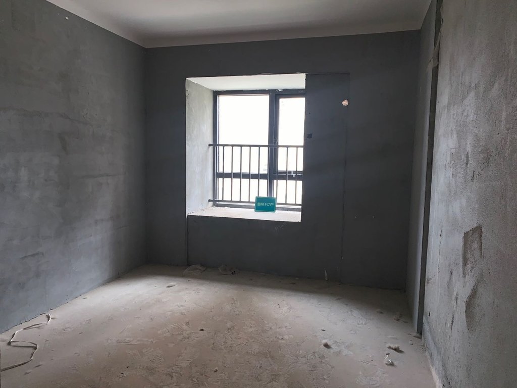 森林国际毛坯小三房OK直接读二晓看房方便