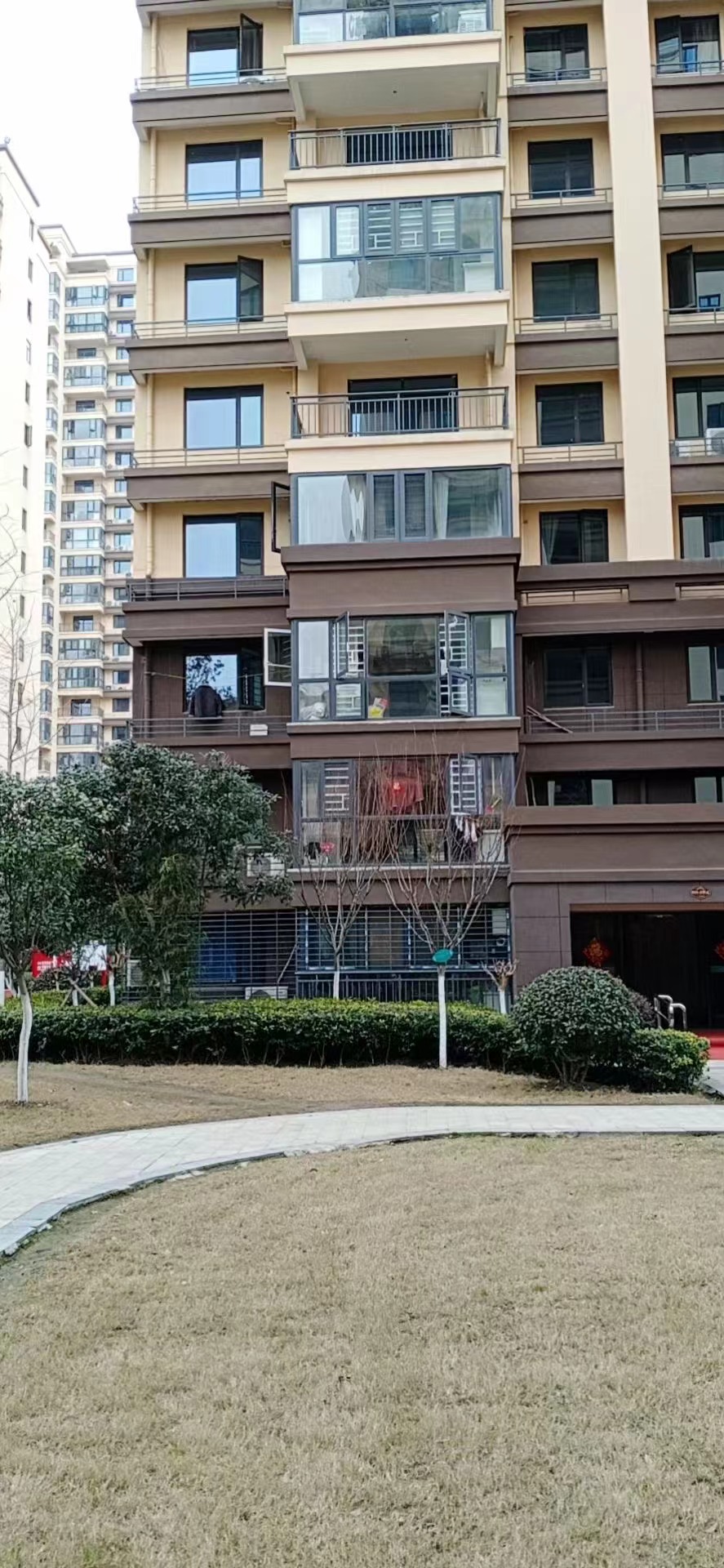 荣怀大三房出租装修新家电都齐全