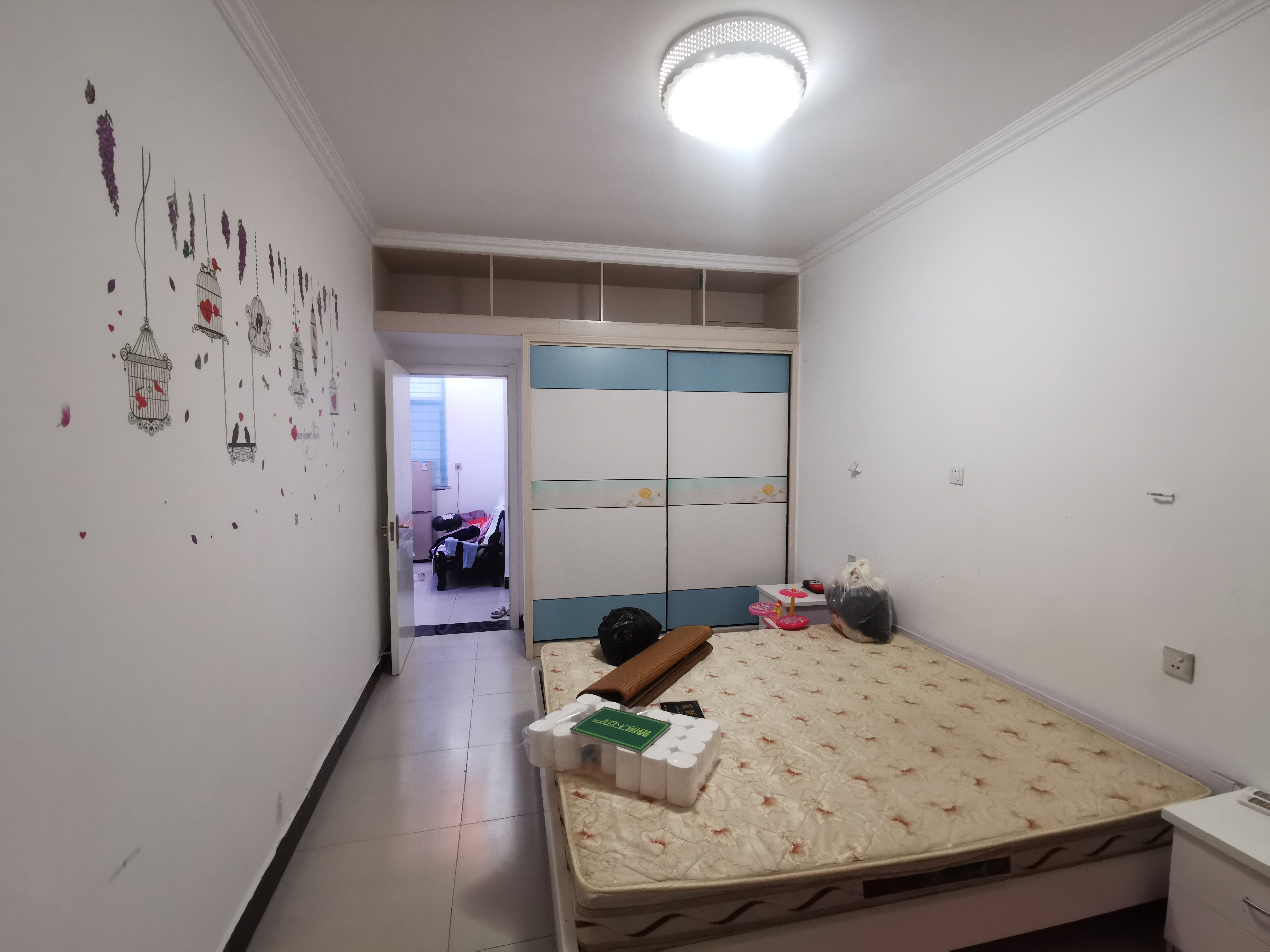 西桥三医院旁建材公司宿舍三室新装修了的拎包入住看房方便