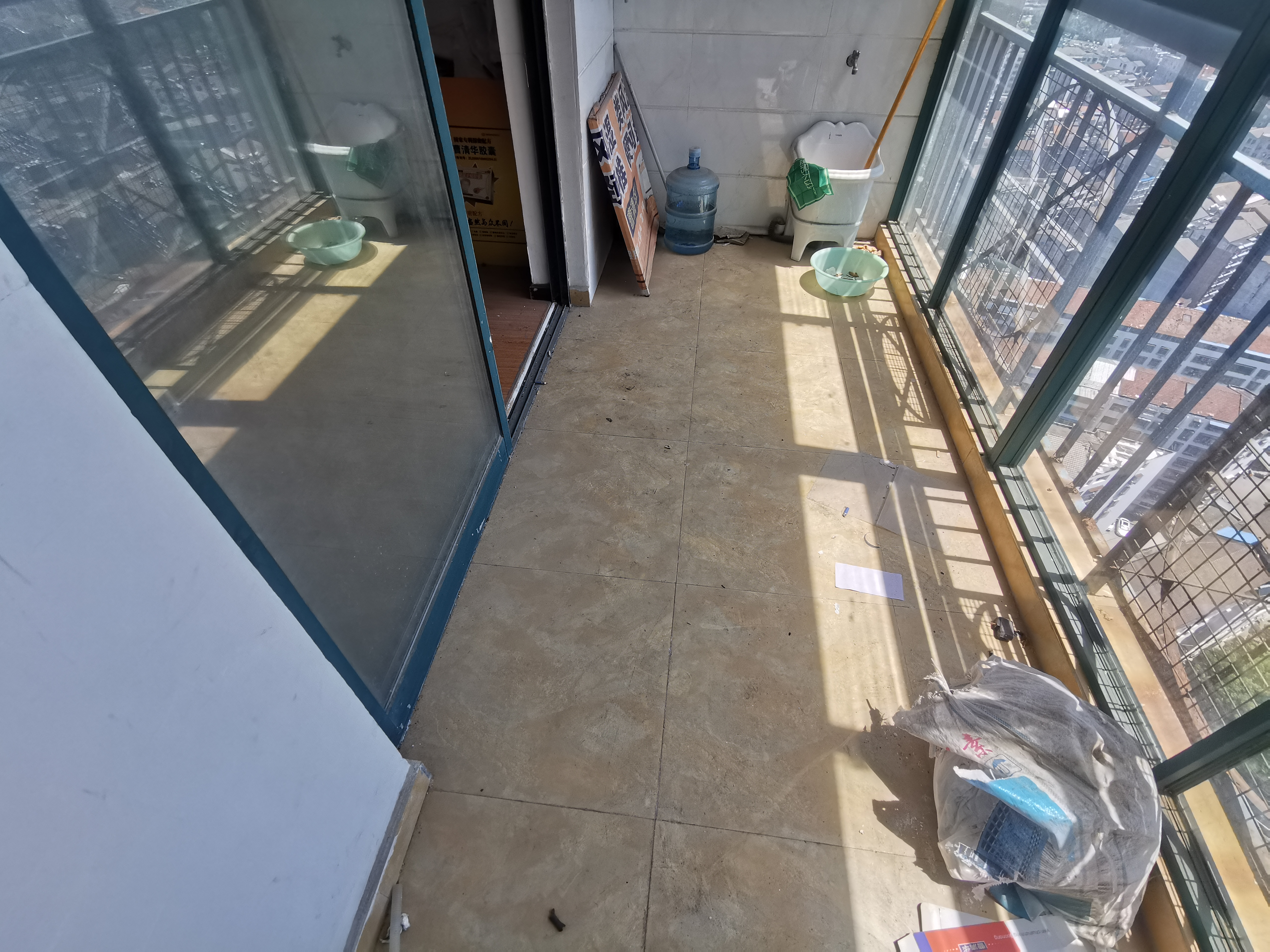 车站对面时代广场精装大三房南北通透好楼层看房方便低价出售