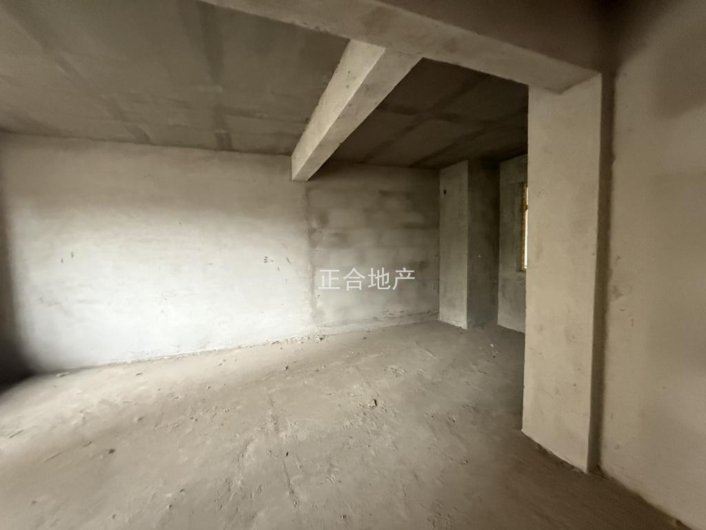 捡漏，次新小区，沔阳悦府，毛坯三房，单价3500，带车位，证满二