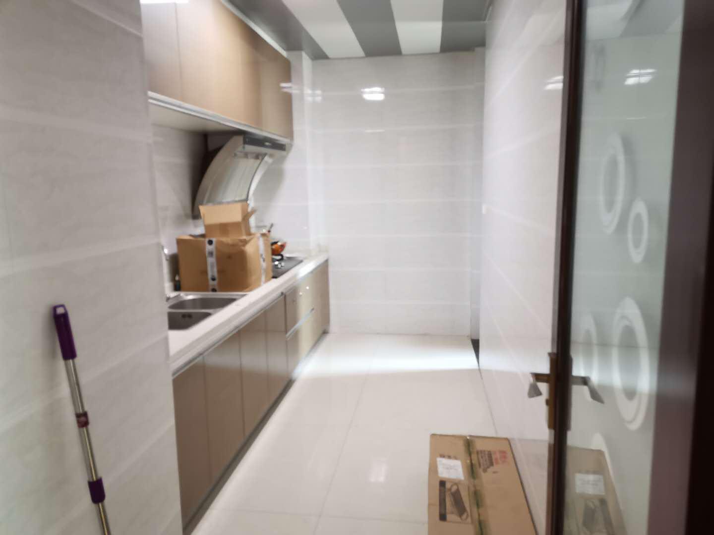 鸣宇尚城 商城旁边读公立实验幼儿园 实验小学 三中