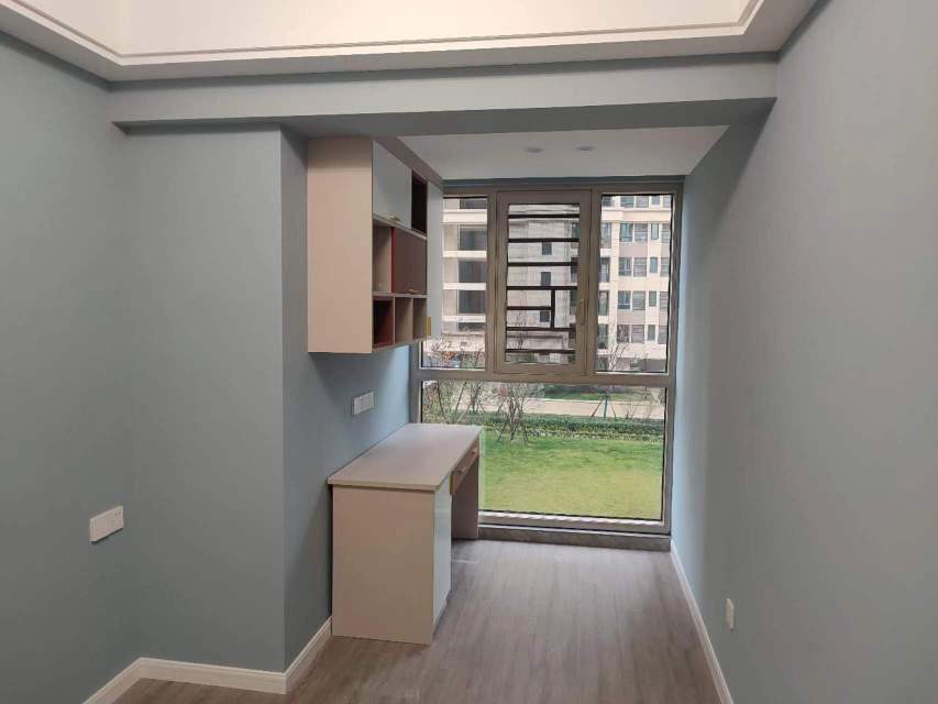 新二中旁翡冷翠全新装修一天未住