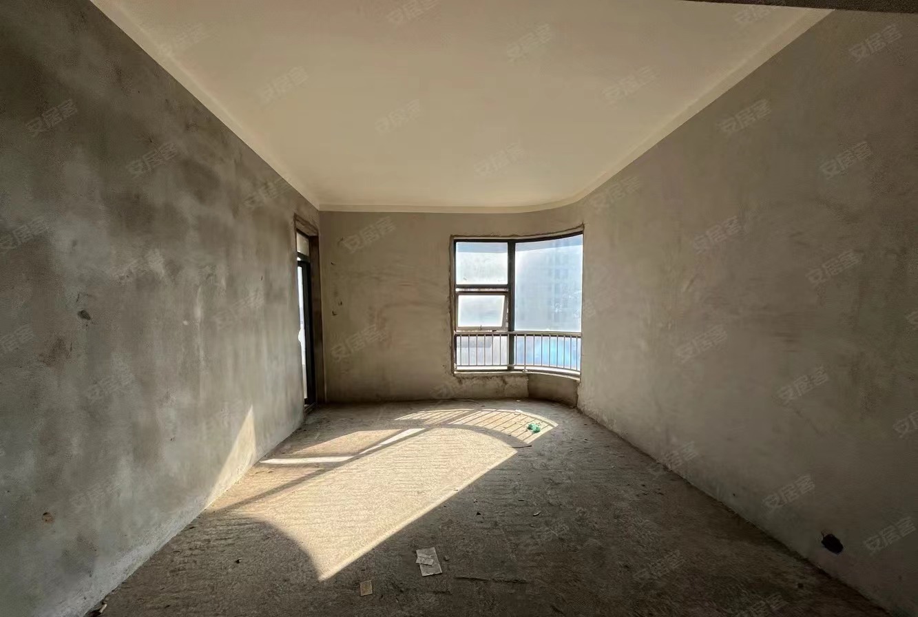 48，降价了，御台公馆，三开间朝南，楼层好，采光好，品质小区