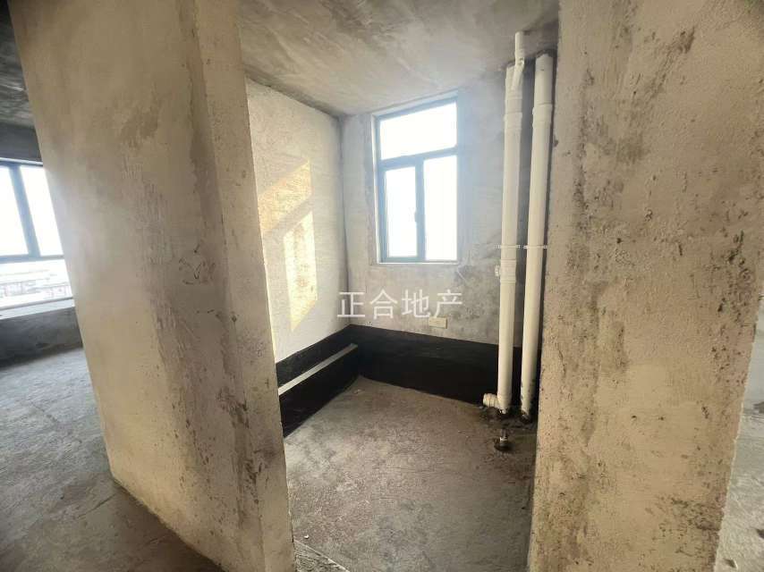 捡漏，新城壹号4期，单价只要4400，好楼层，满五，边户，证满二