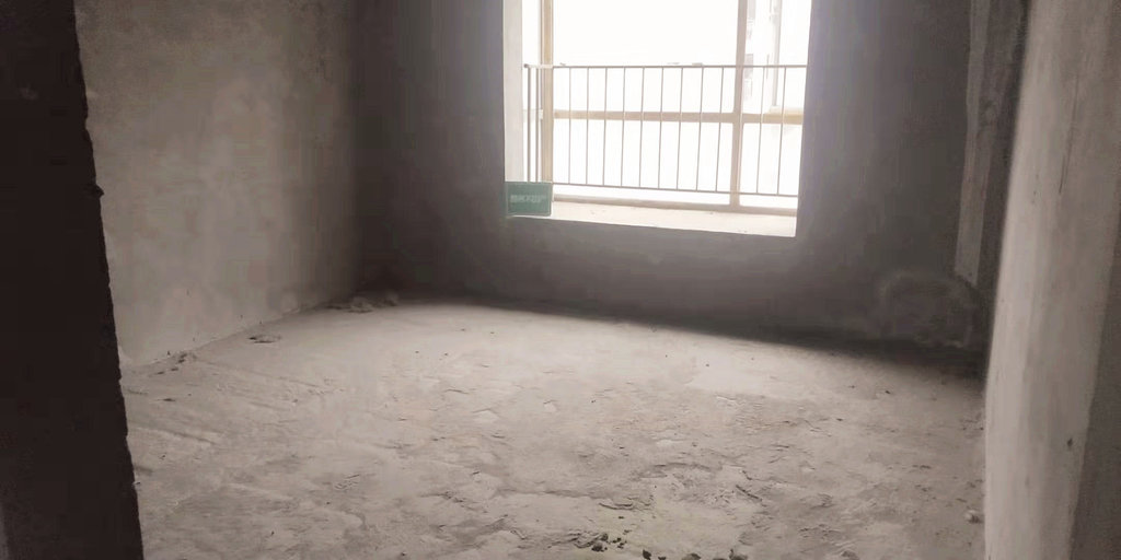 城南紫金城好楼层毛坯大三房南北通透证满二