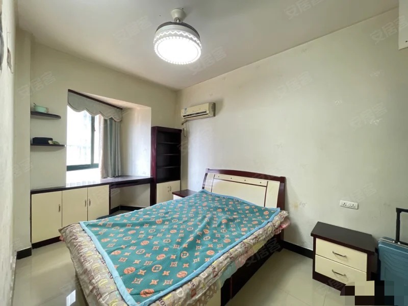 纽芬兰旁边，天下城市星座，小高层，精装大两房，单价3667，总价40w不到，电梯好楼层.