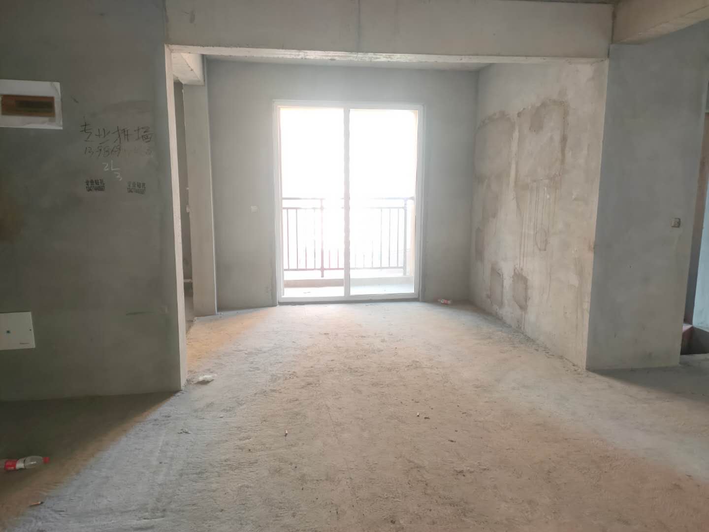 城西大盘 满庭春毛坯 南北通透 全天采光 证满2