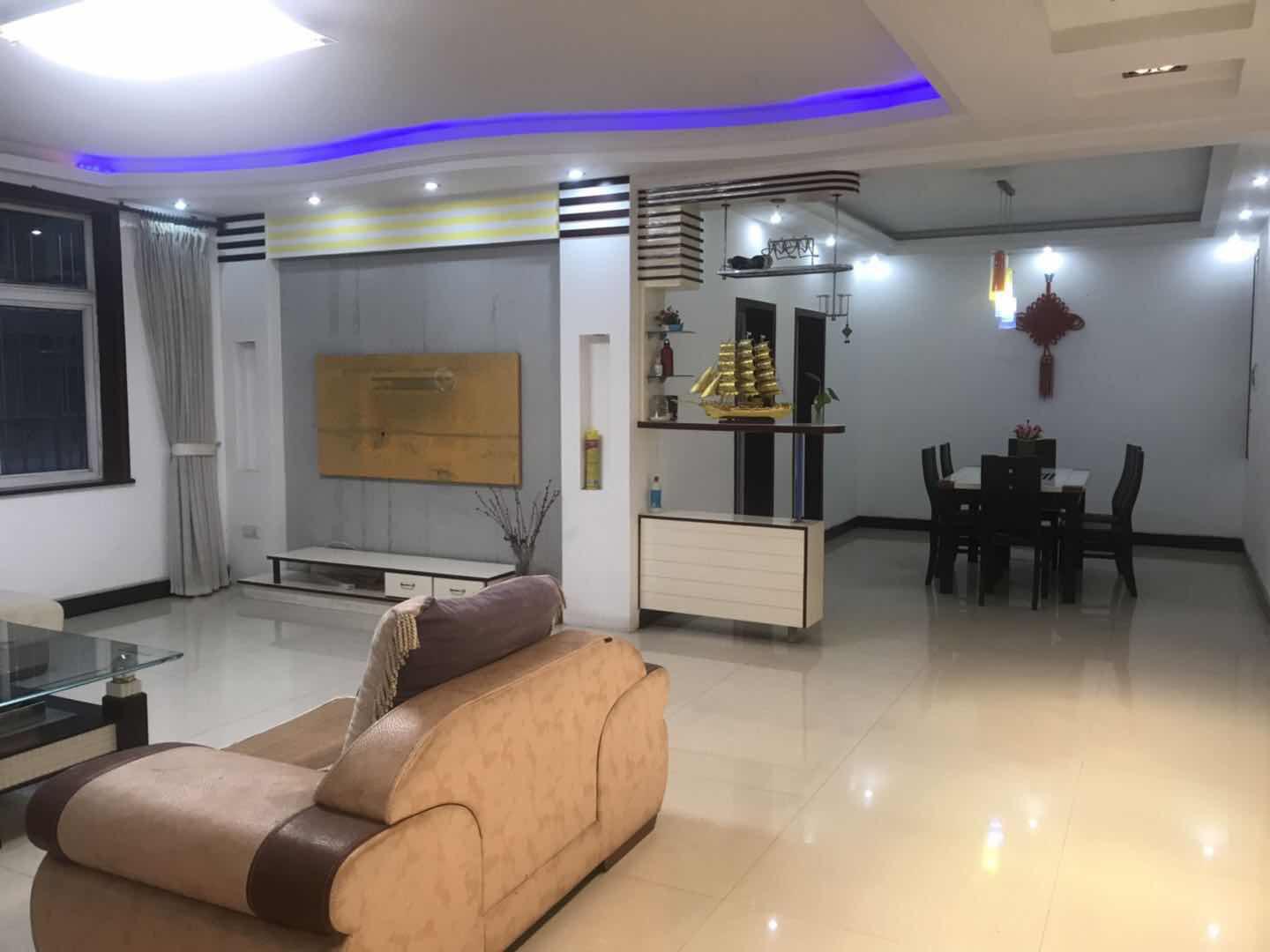 财政局安达小区大三房，送地下室