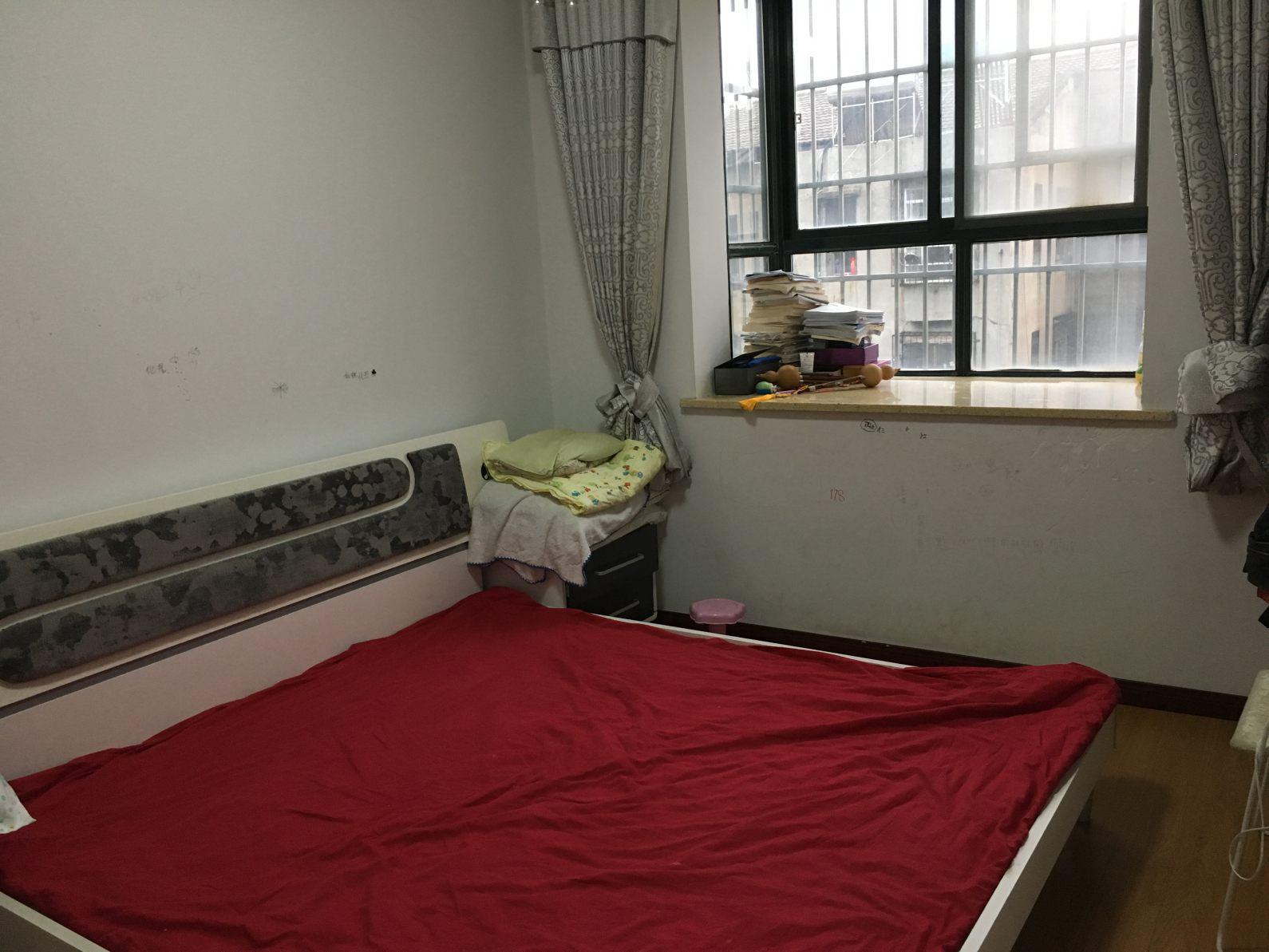 东城花园步梯三房采光好南北通透