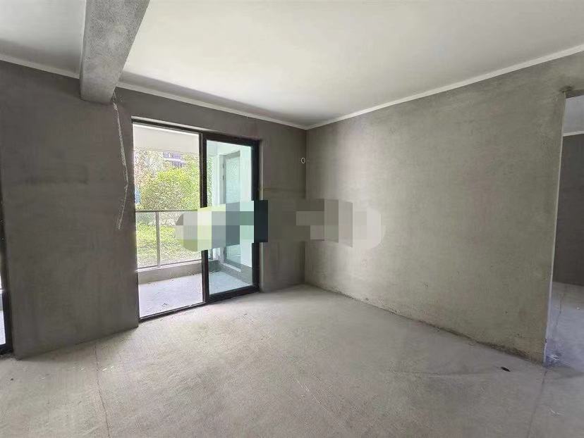 118，房东亏本出，吾悦捡‬漏房，单价4700+，​边户大三房，