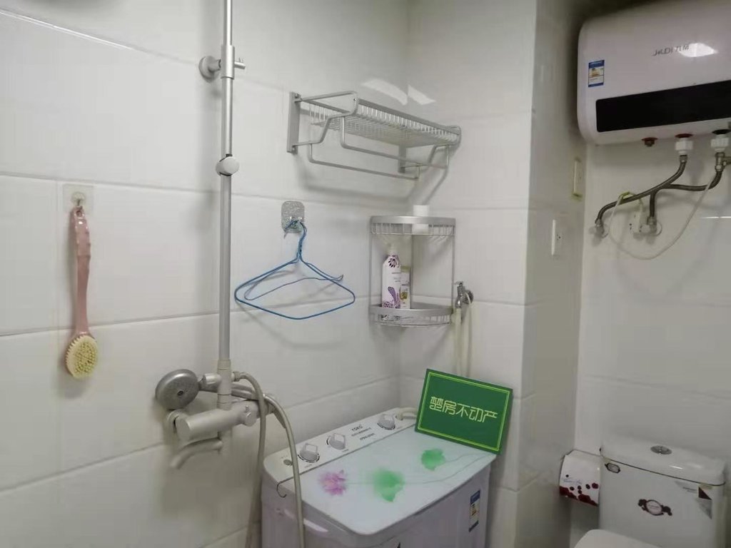 和合国际四期精装一室一厅，一中附近陪读优选，好楼层