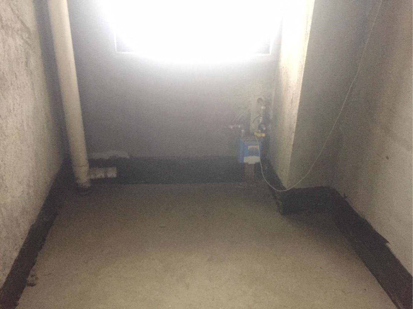 品质小区，电梯好楼层，大三房，证满二，亏本急售