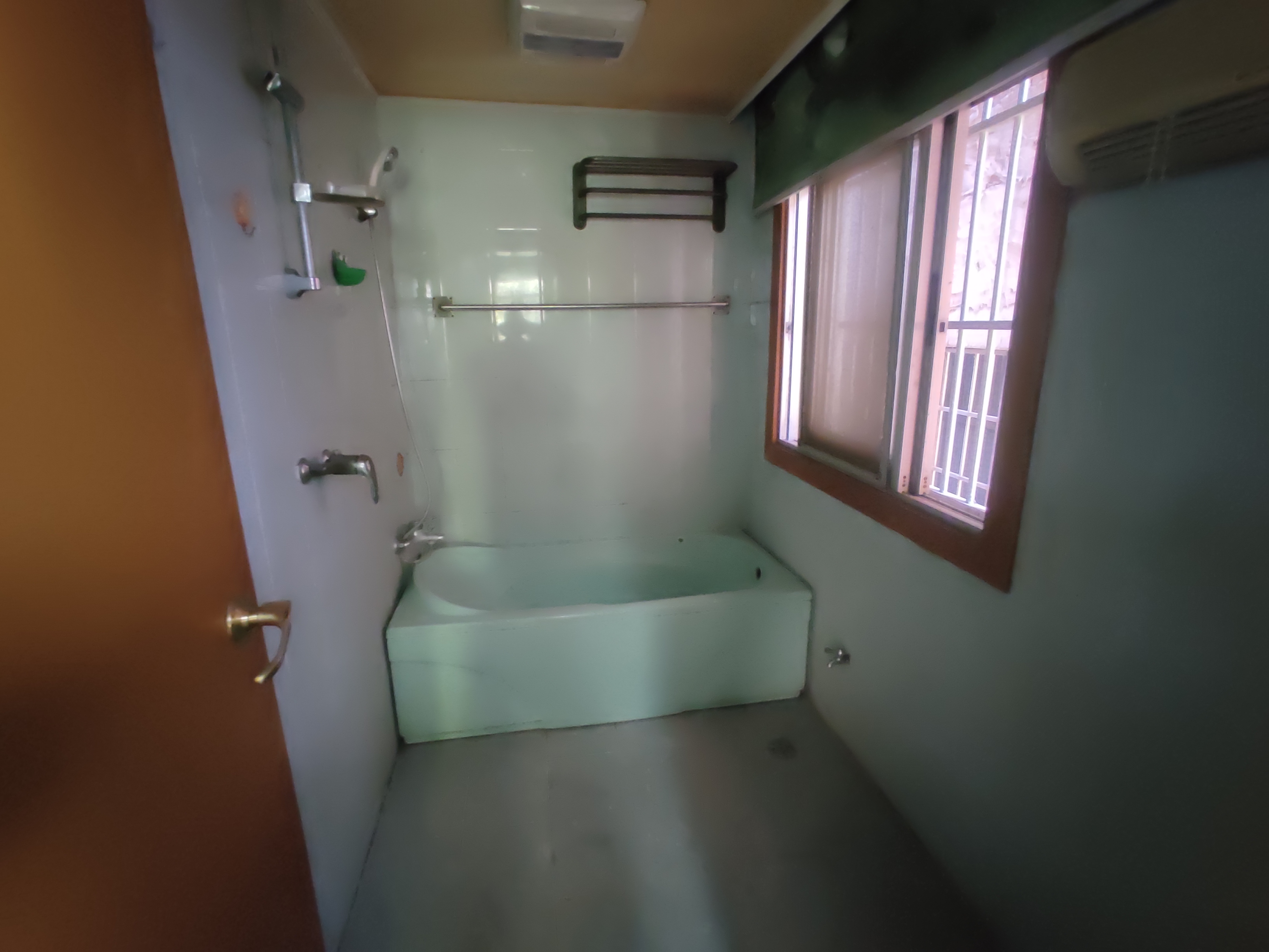 桃林园小区沔中北门大户型4房步梯好楼层看房约起来