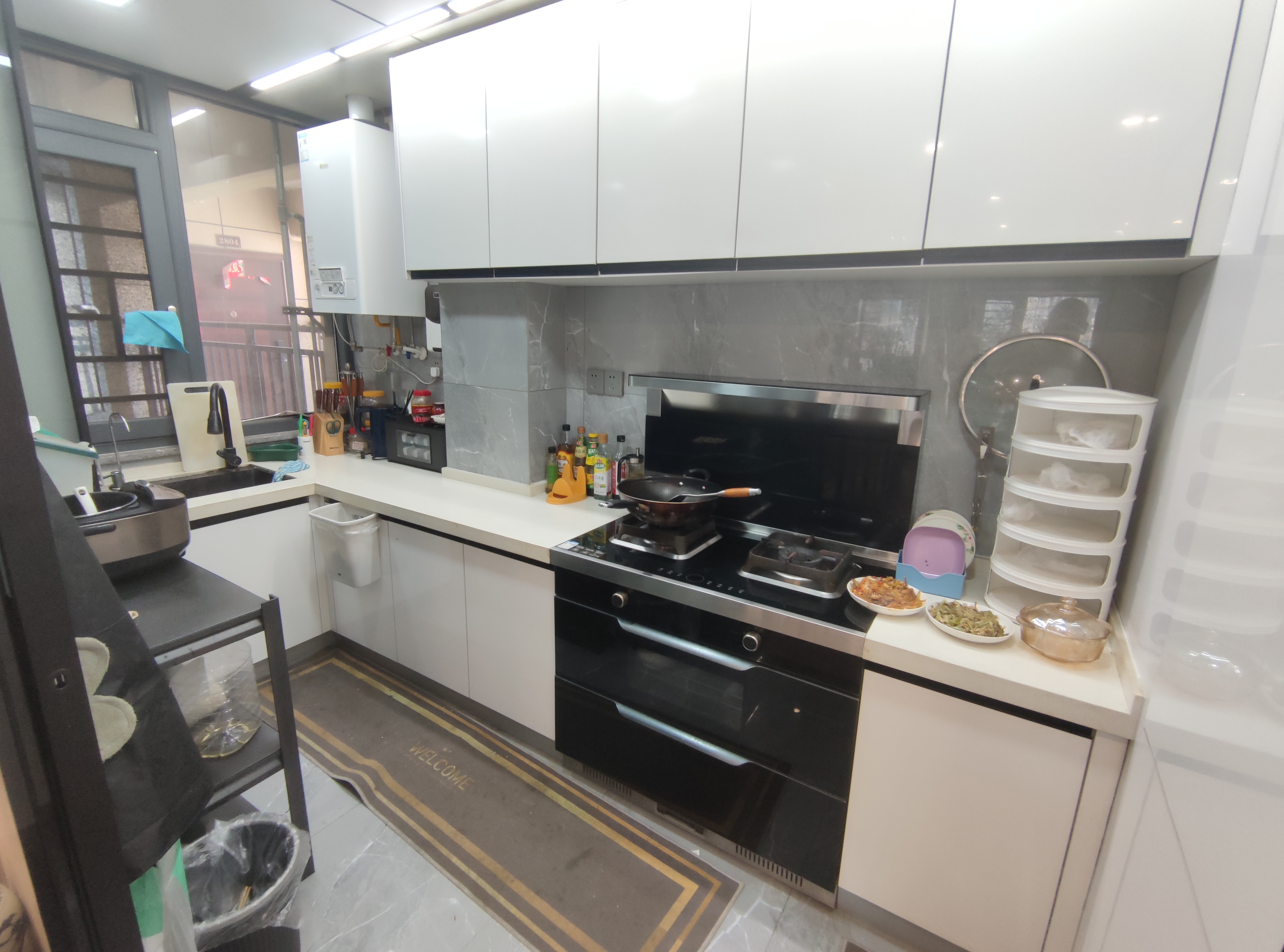 御湖世家.精装三房.中间楼层.看房方便