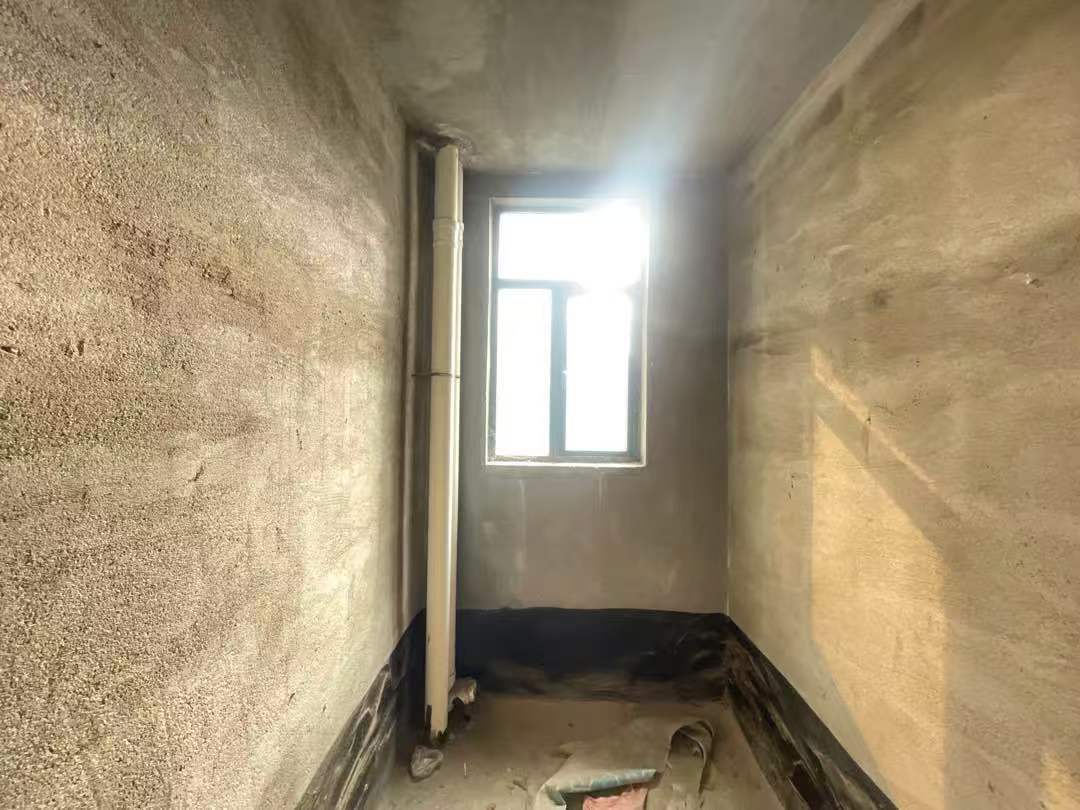 速度捡漏，城南，新城一号，单价3880，带一个大露台，证满，南北通透二