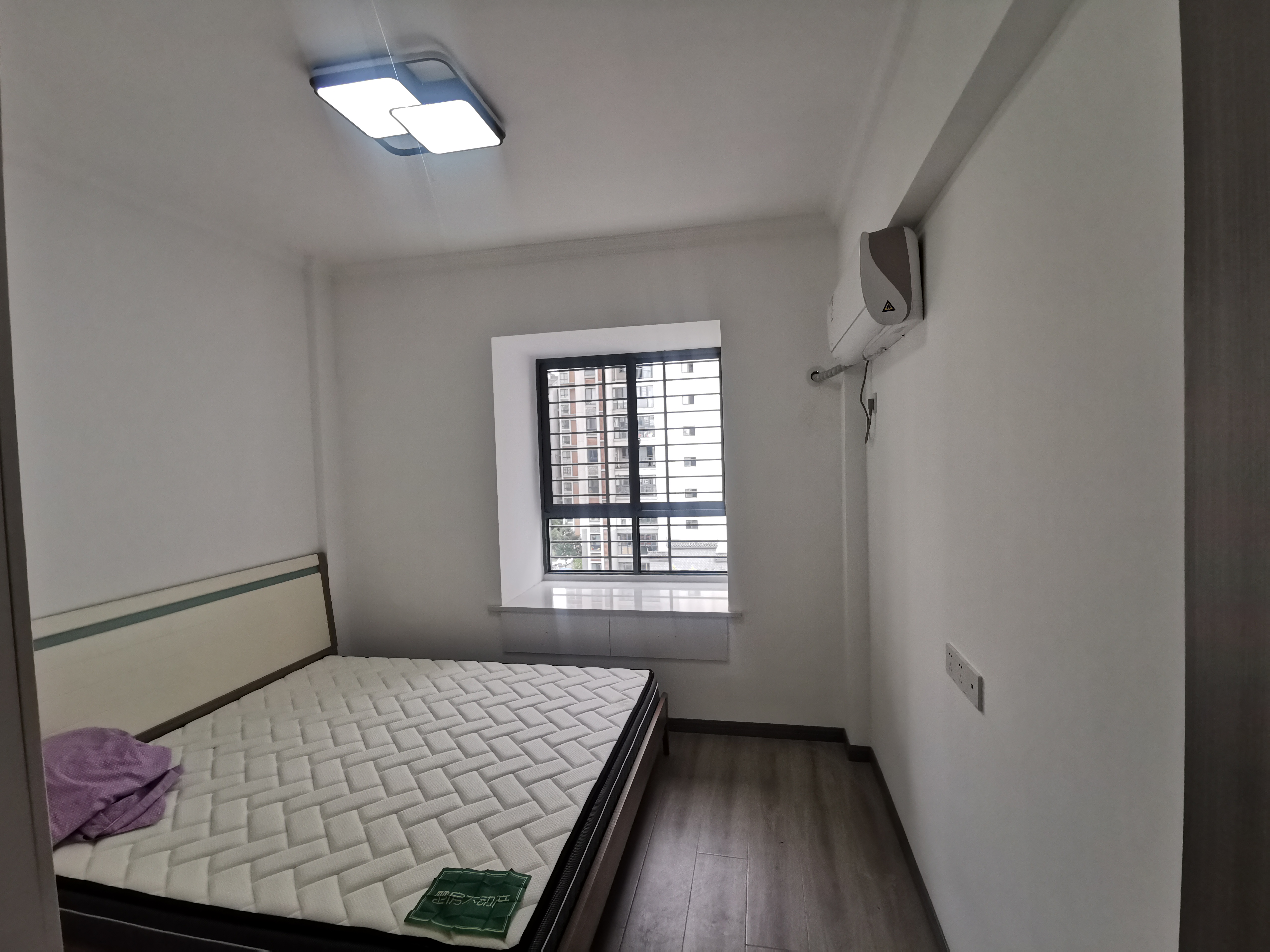 水云间大型社区阳光充足精装楼简约大气的江景房