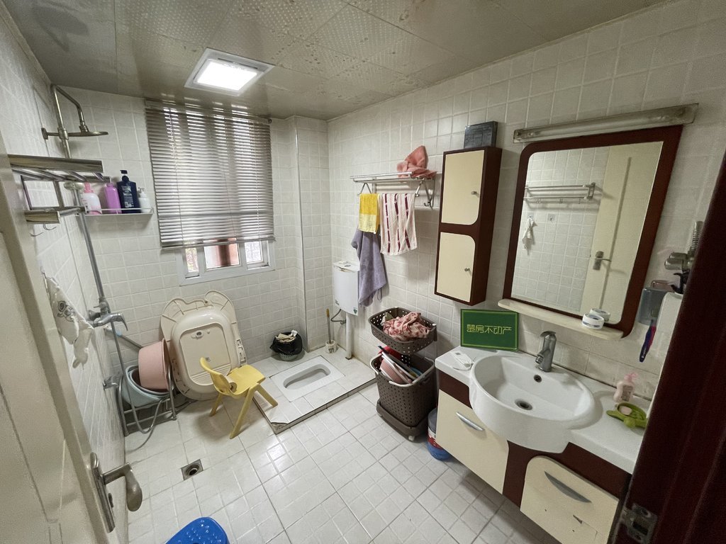 华泰家园步梯好楼层沃尔玛旁商业发达户型通透税费少