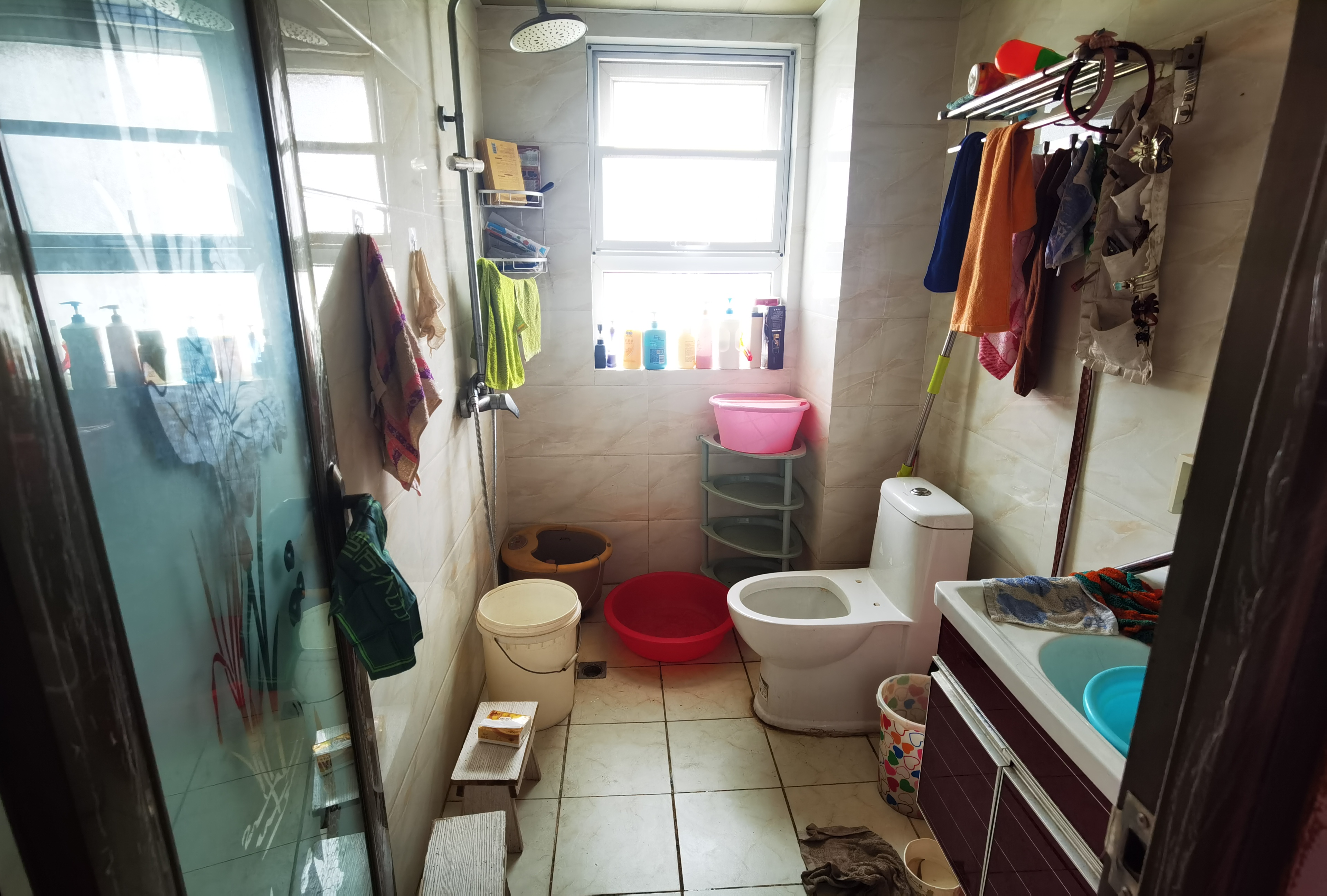 满庭春.带供暖.六千三.精装三房.看房方便.小区配套成熟