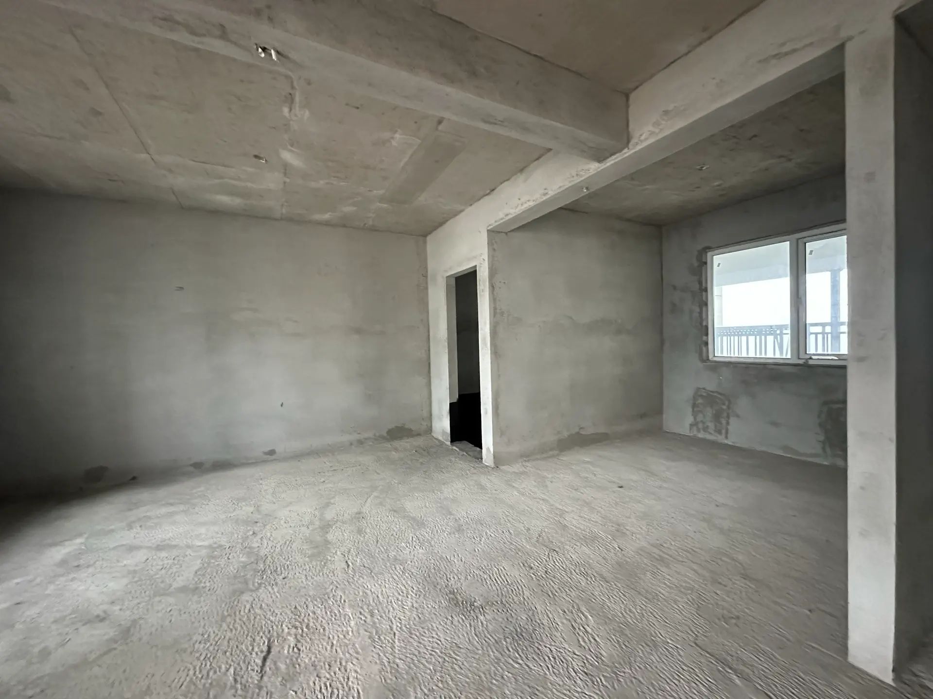 城南，蓝天花园，中间楼层，业主包满2，诚心出售