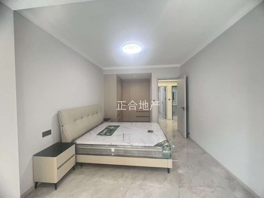 颐和公馆，复式，全新精装，一天未住，带大露台，老证