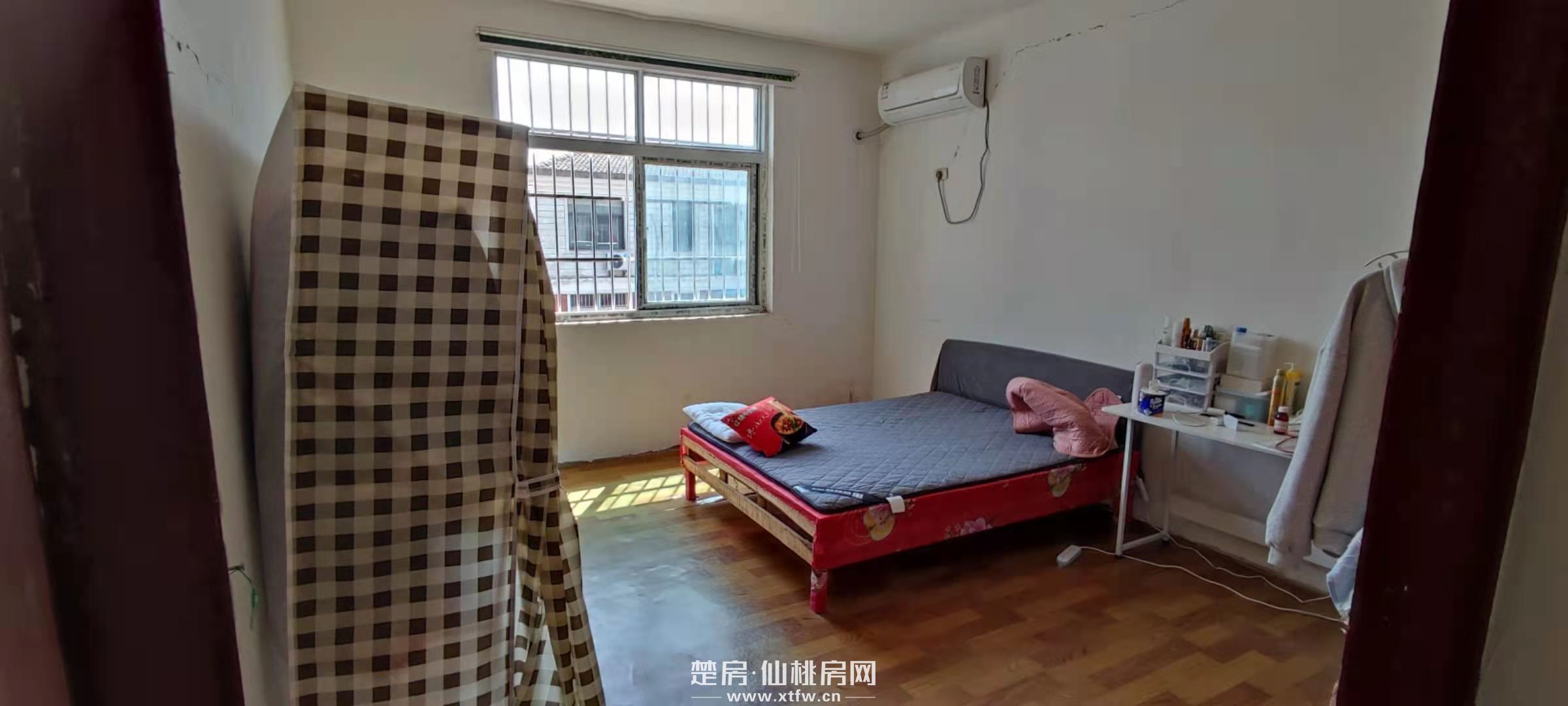 真实房源，房主诚意直售！简装房，赠送阁楼，自带幼儿园，可电话预约，线下看房。