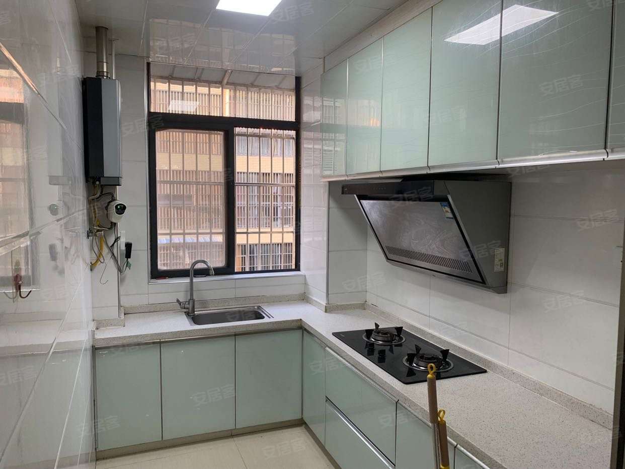 老城区临江雅苑三房两卫