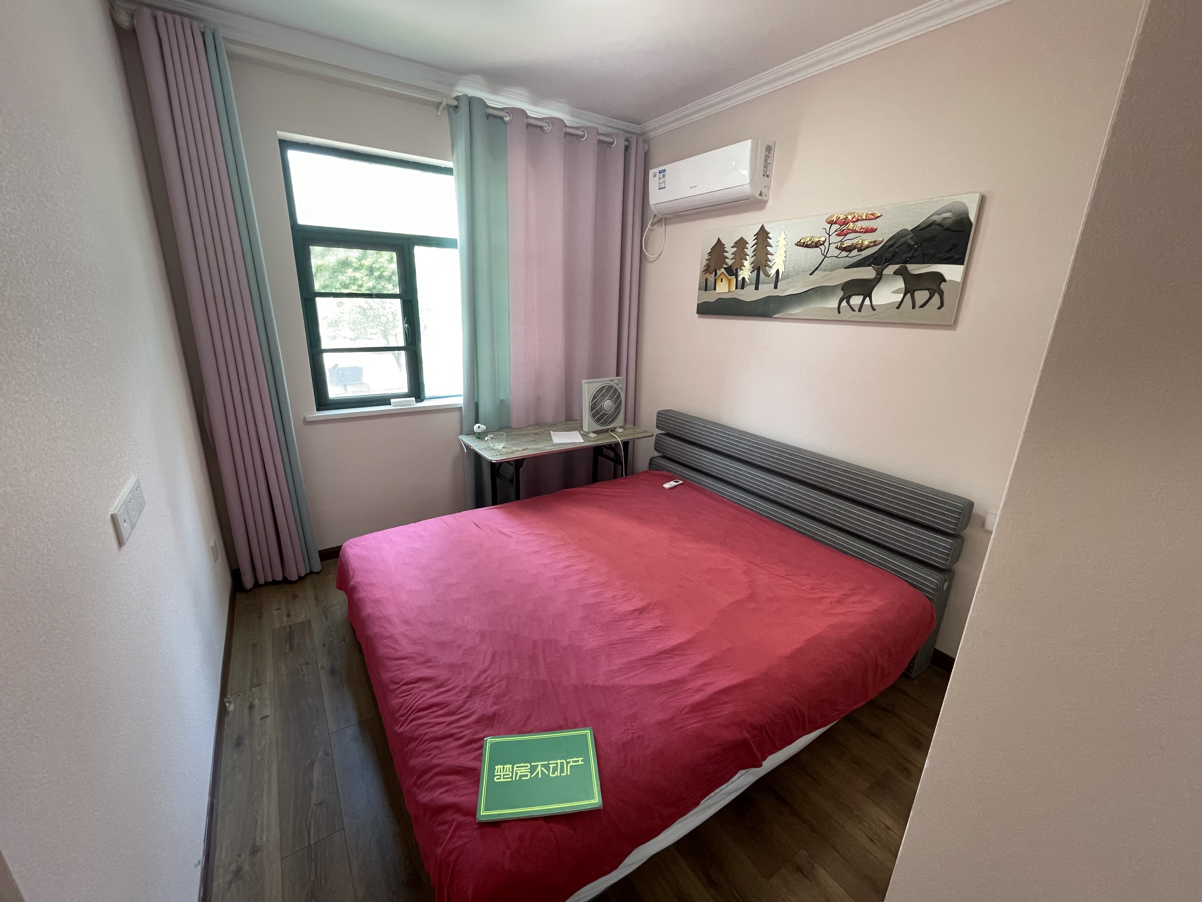 新城一号五期带装修采光好看房联系三房两卫带车位一起