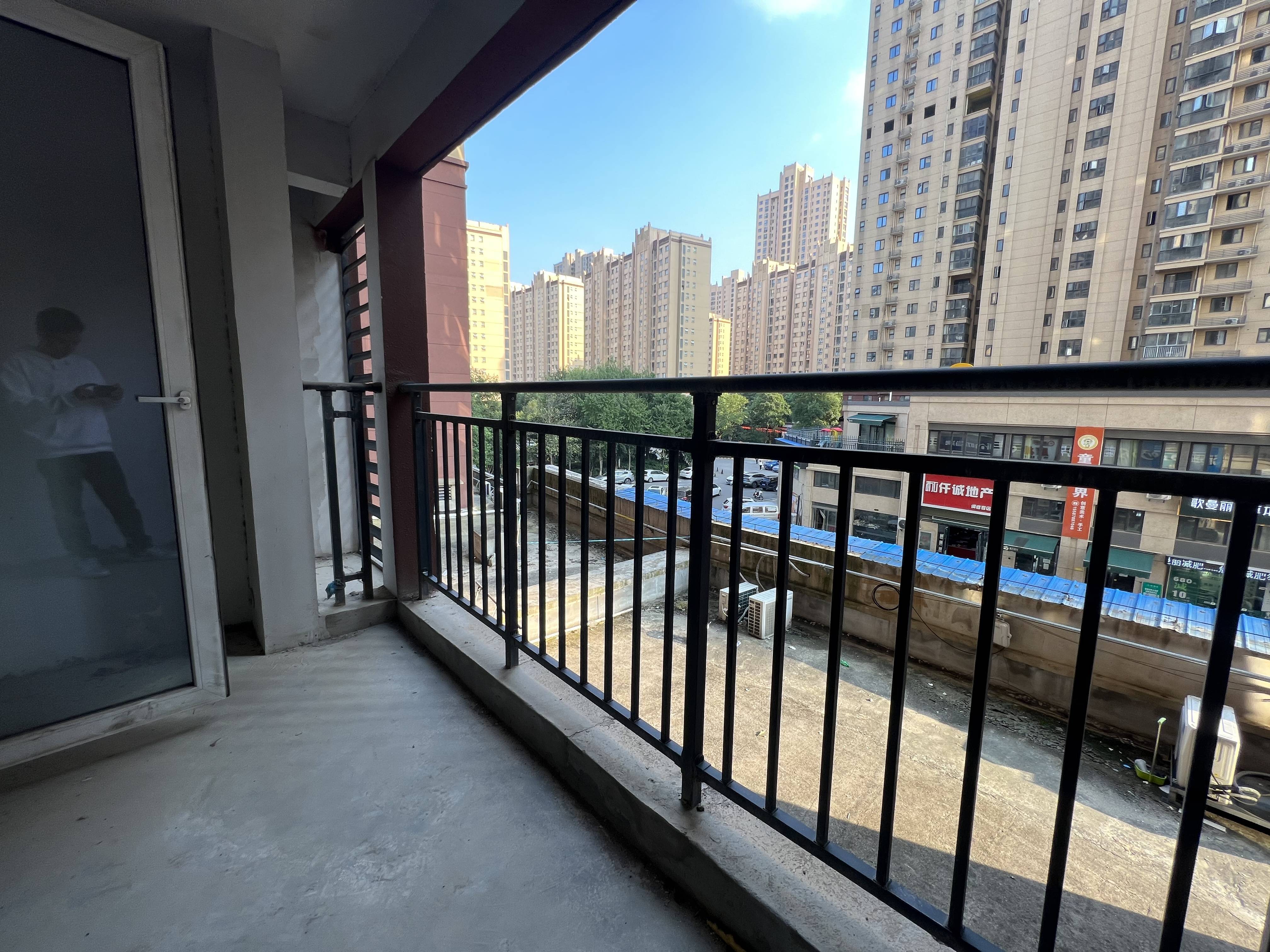 带入户花园阳台超大型小区满庭春