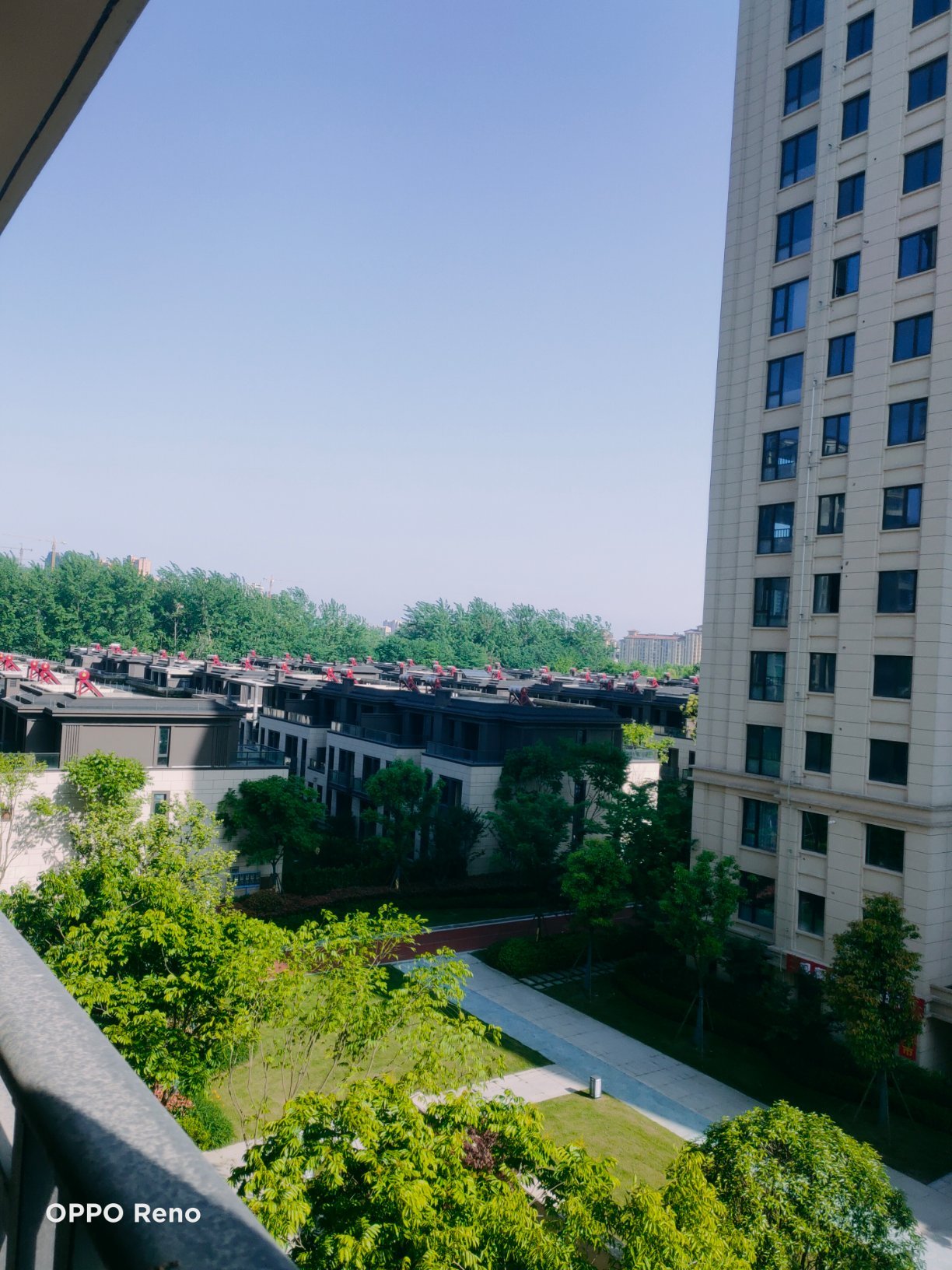 祥生观澜府，电梯江景房，超大空间4房2厅2卫1厨1阳台。