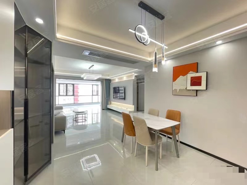 降价了，房东急售，城南福星城，全新装修。电梯中层，送30平大阳台，南北通透