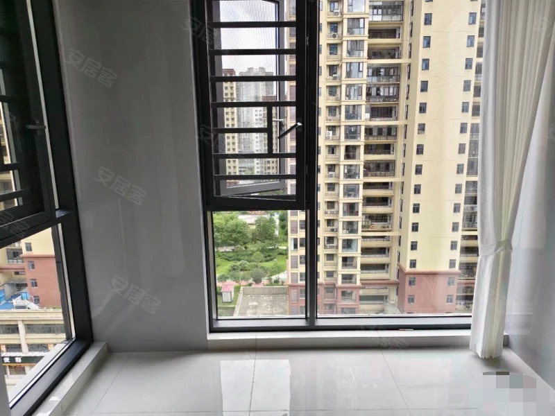 城南，森林国际城北苑，电梯小高层，好楼层，全新精装三房二卫，业主配合满二过户