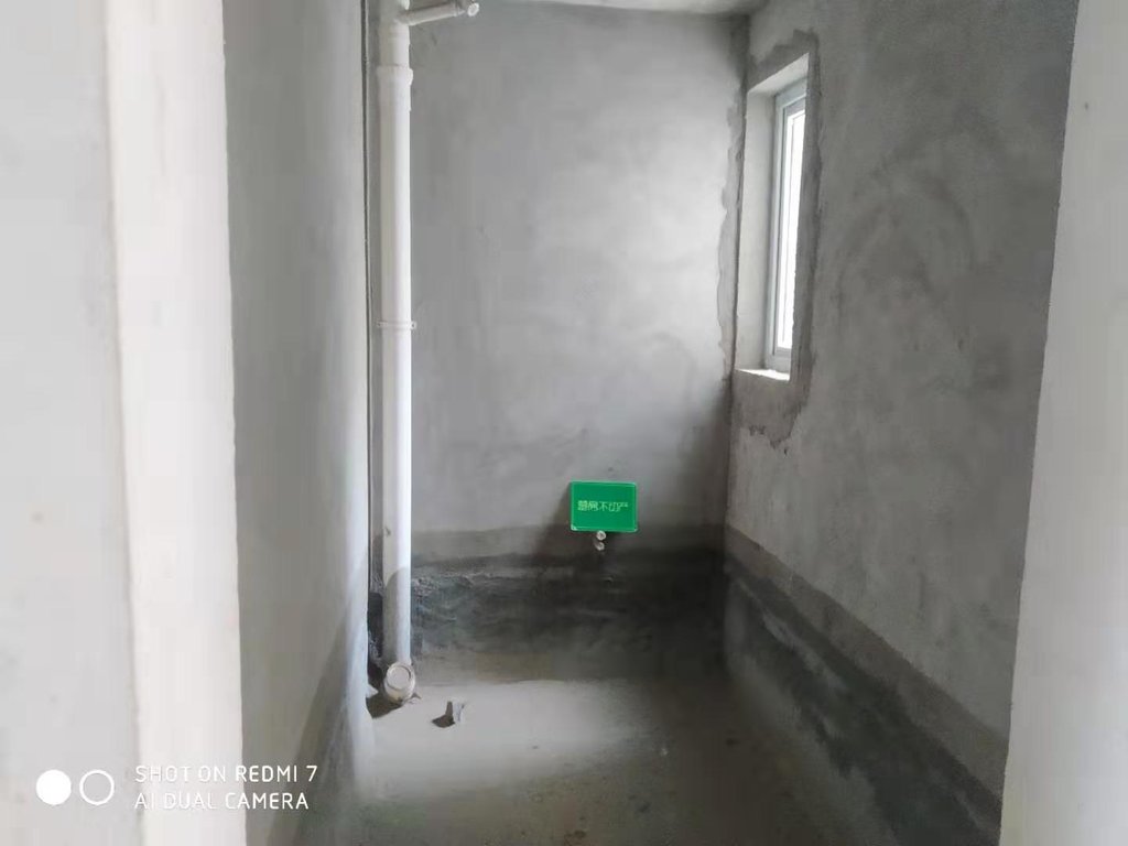 滨江新城毛坯大三房南北通透好楼层看房方便诚心卖