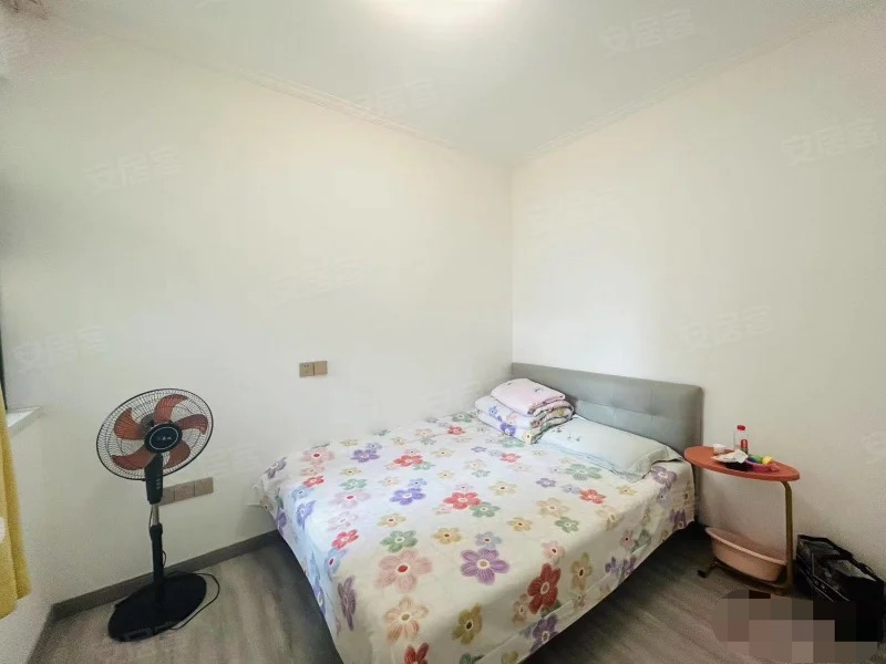 捡漏，新城壹号，电梯小洋房，7楼，总高11层​，精装小3房，装修99新，三开间朝南，证满二