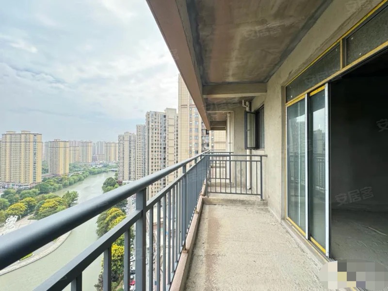 147，房东急售，元泰， 一线湖景大平层，整个仙女湖一览无余，270度看景， 5000一平！户型方正，