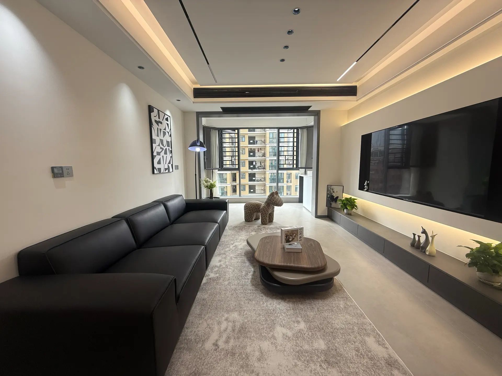 新城壹号-新街，电梯8楼，精装三房两卫 ， 业主诚心卖 ，价格看中可以谈❗️