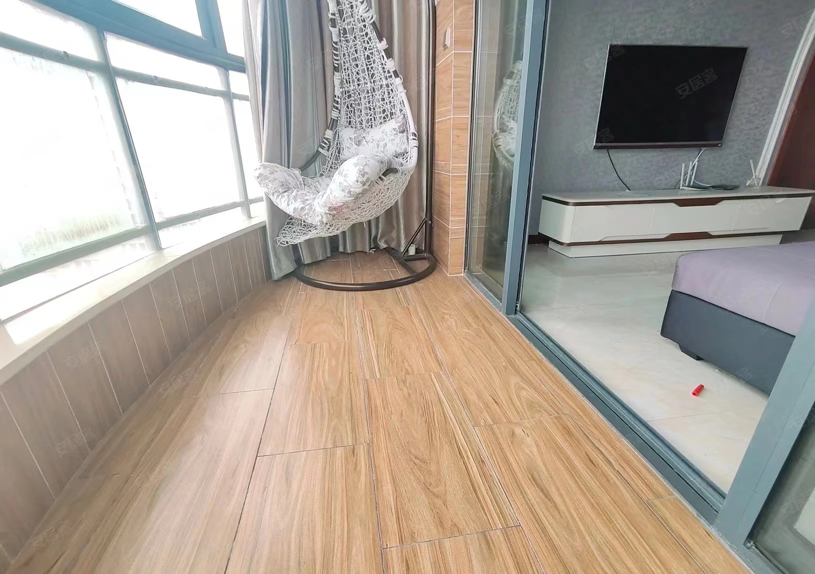 61，业主降价急售，精装三房，电梯中间楼层，单价5900，证满二