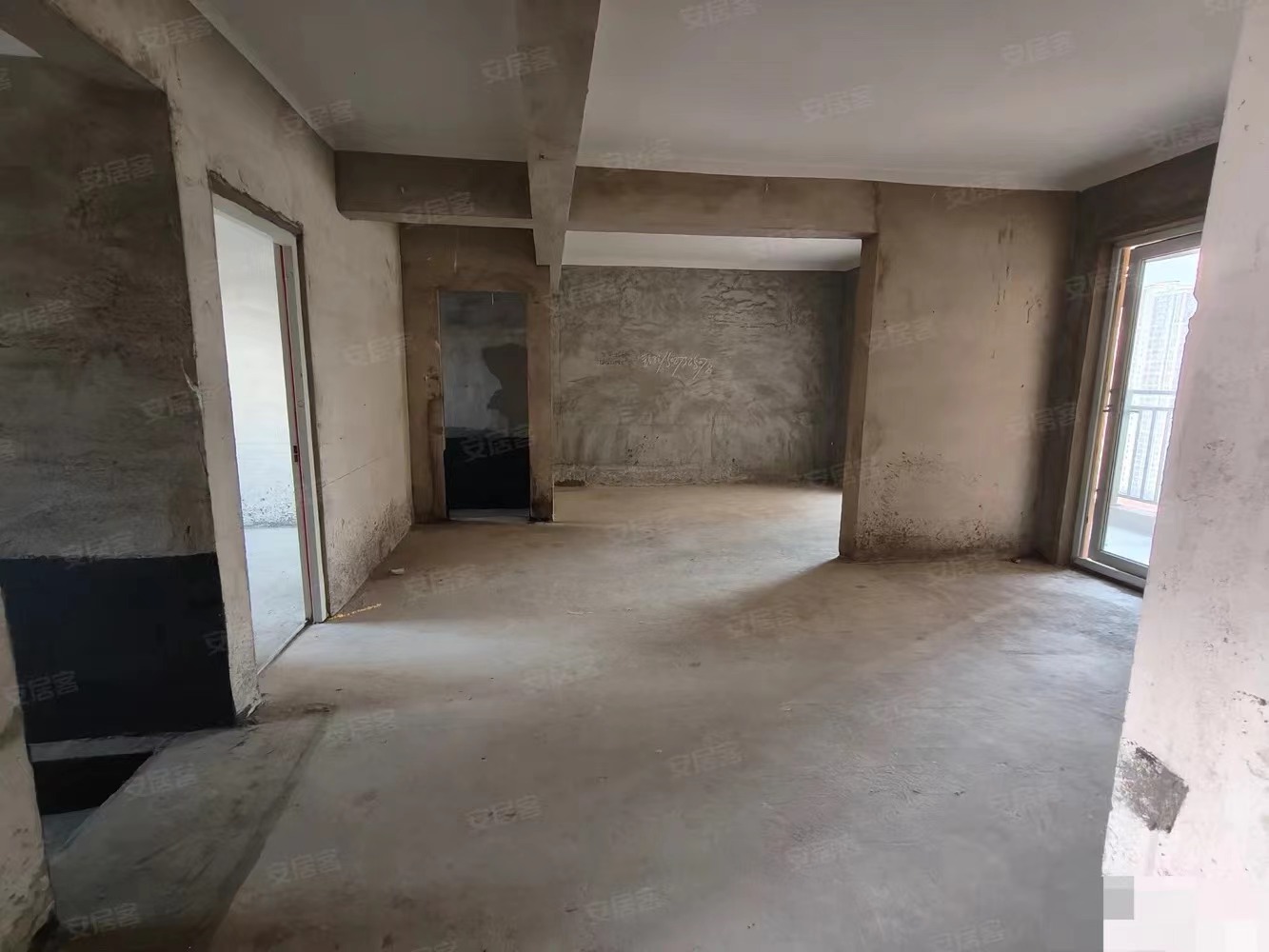 43，新二中对面，森林国际，仙湖公园沔阳公园旁，单价5500，满二，中间楼层