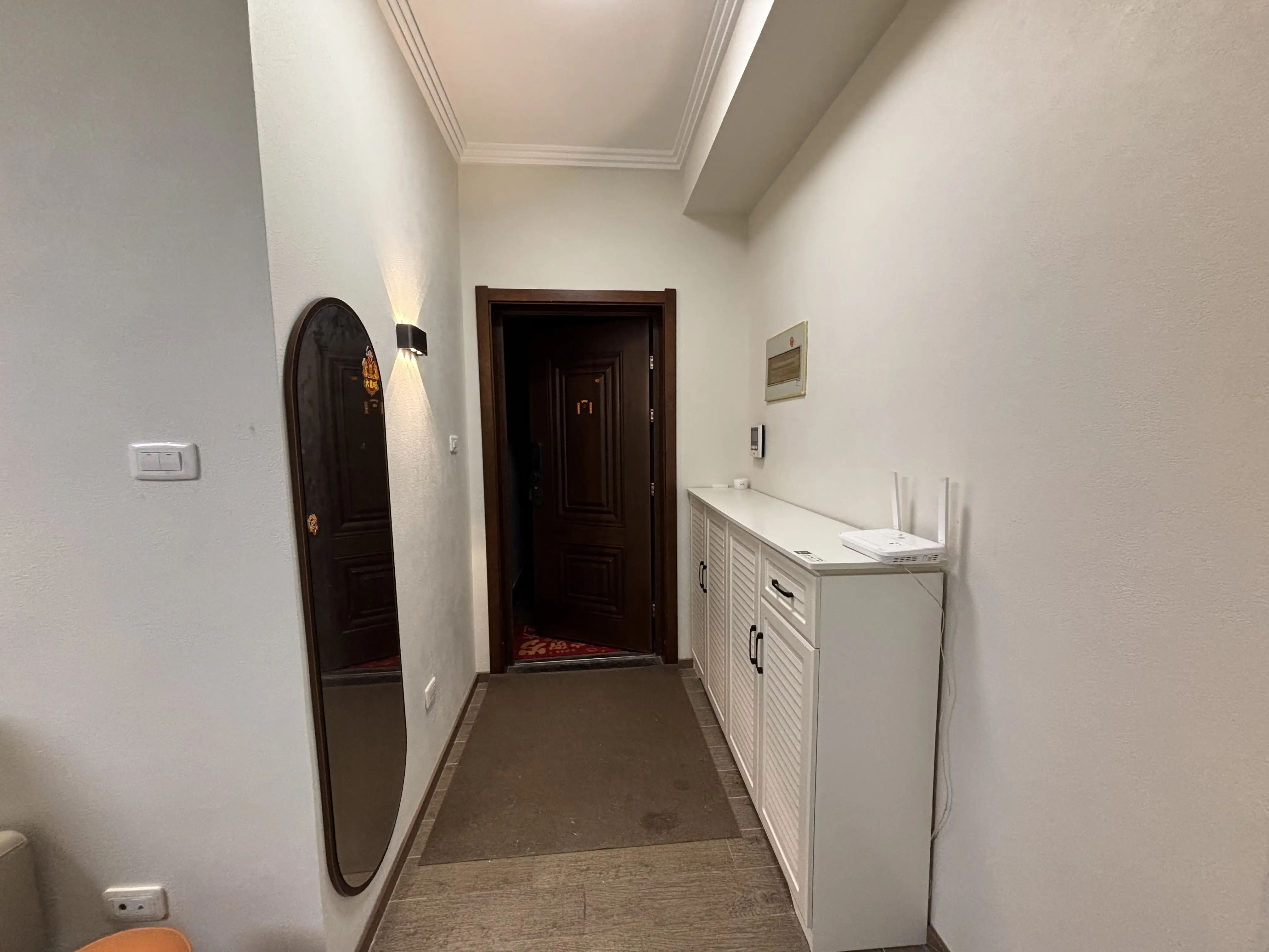 满庭春，边户小高层，精装三房，全屋品牌家具带暖气，单价4千多