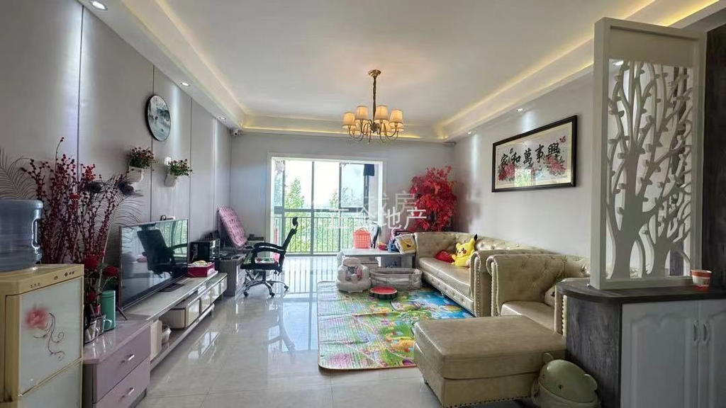 房东急售，满庭春，供暖房， 东边户 精装修大三房 ，南北双阳台，采光好